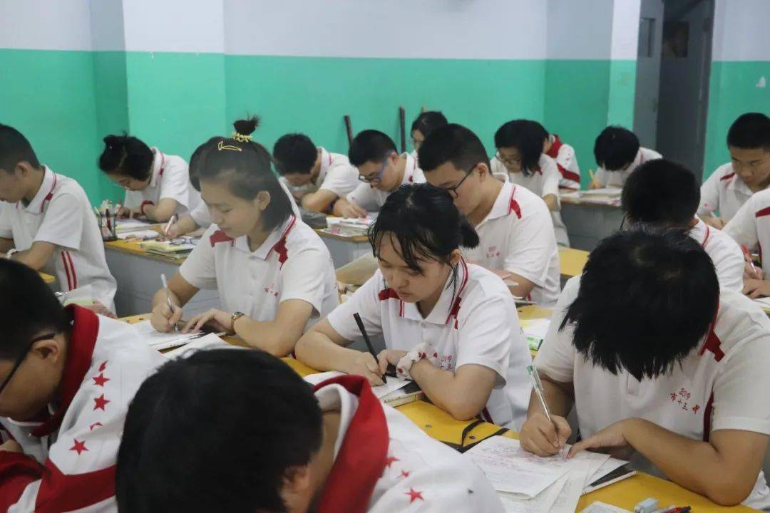 二中学校上课时间 37180ef3ff5442b8a06afb3c9c822c11.jpeg