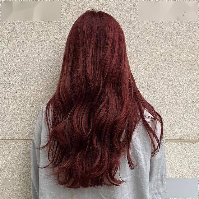 棕色|虞书欣和李圣经双双换上神仙发色，秋冬最显肤白发色你get了吗？