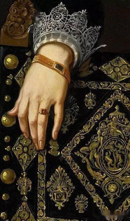 珠宝|揭秘珠宝圈百年“网红”，常春藤凭什么得到这么多宠爱？