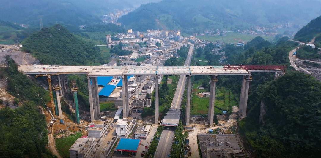 镇七高速 镇雄以勒至七星关林口高速公路  起于以勒镇火草村(与宜毕