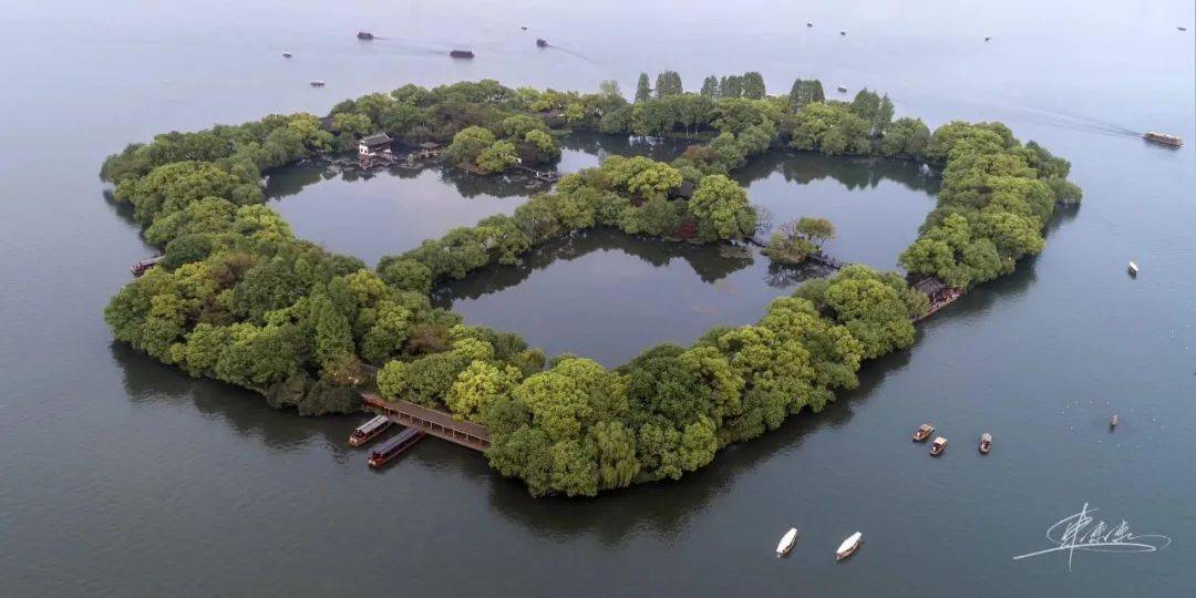 一岛三潭四季—恍若世外仙山的"小瀛洲"_西湖