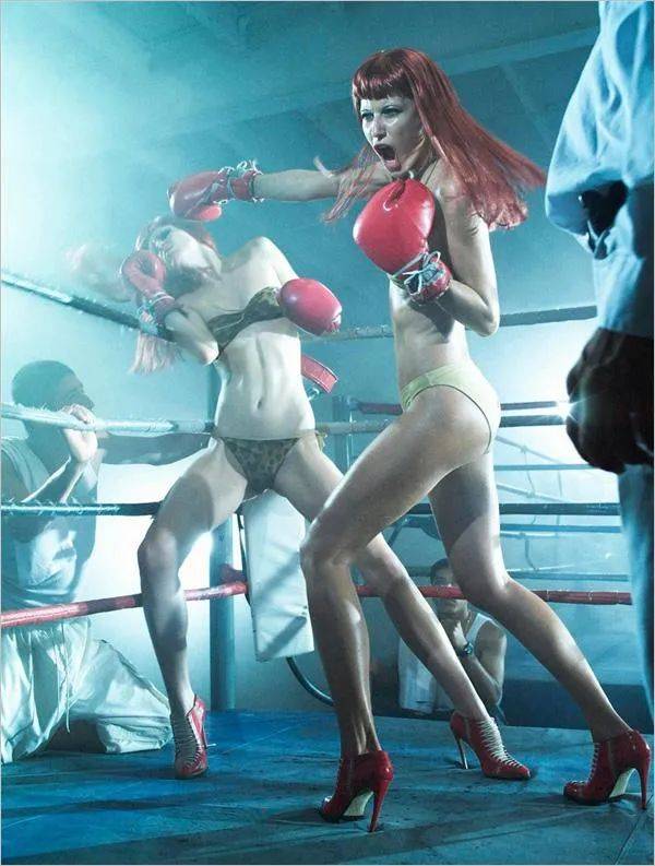 高跟鞋|100张大师镜头下危险迷人的高跟鞋