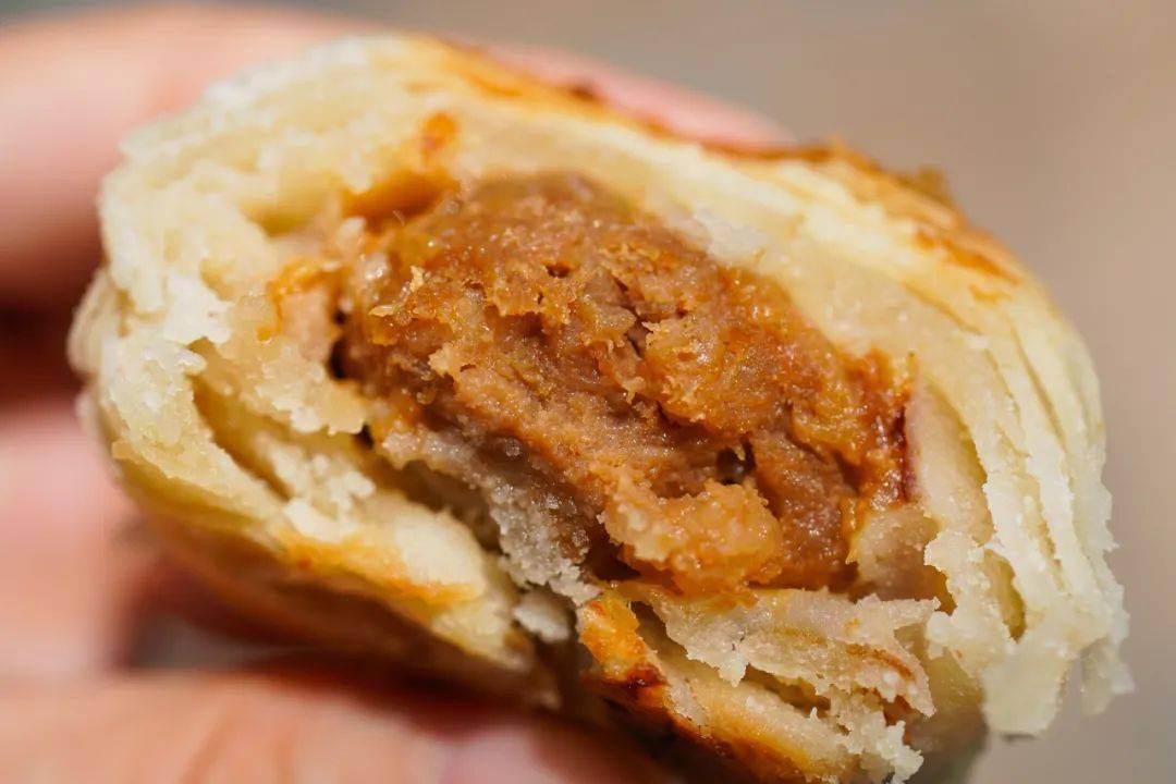 皮酥～肉香～滚烫爆汁!今年魔都月饼吃这几个就够了