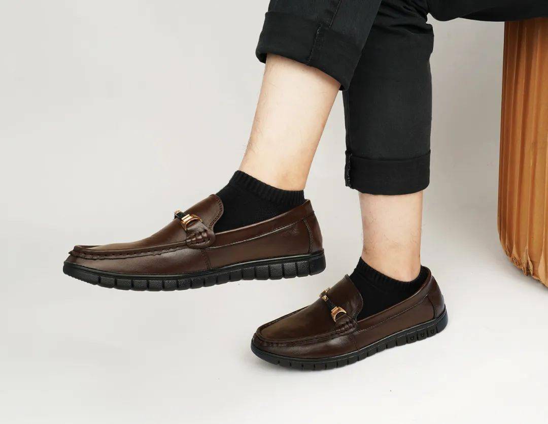 亚洲人|专为亚洲人脚型设计，柔软轻便、不磨脚，一年四季都能穿，百搭潮款穿出你的风格！