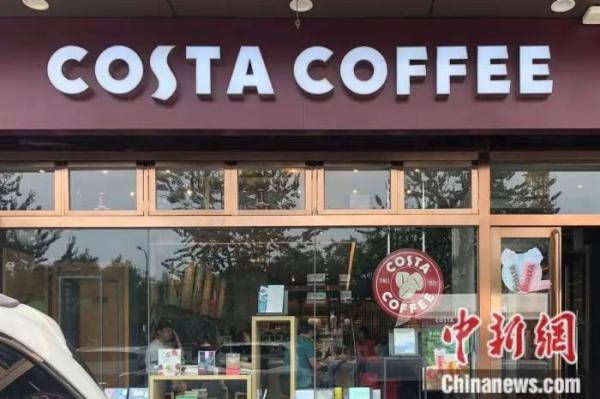 门店|前有闭店危机，后有奶茶夹击……咖啡突然不香了？