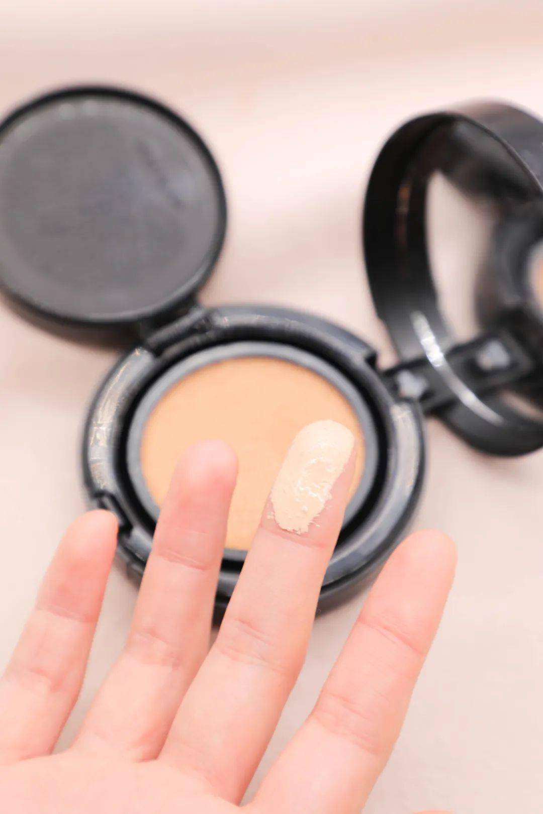 郑瑄茉|BLACKPINK回归造型都是天价？深扒明星化妆师用什么！