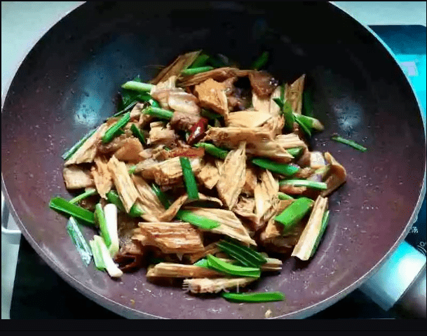 五花肉|油润酥嫩,香糯入味,下饭硬菜系列之一家常五花肉焖腐竹