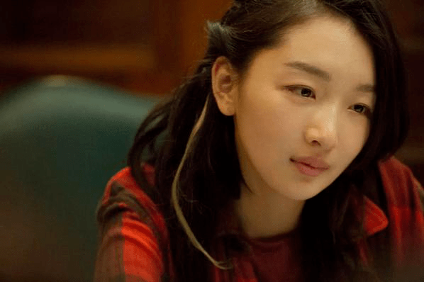 兰蔻菁|周冬雨的反转多重魅力