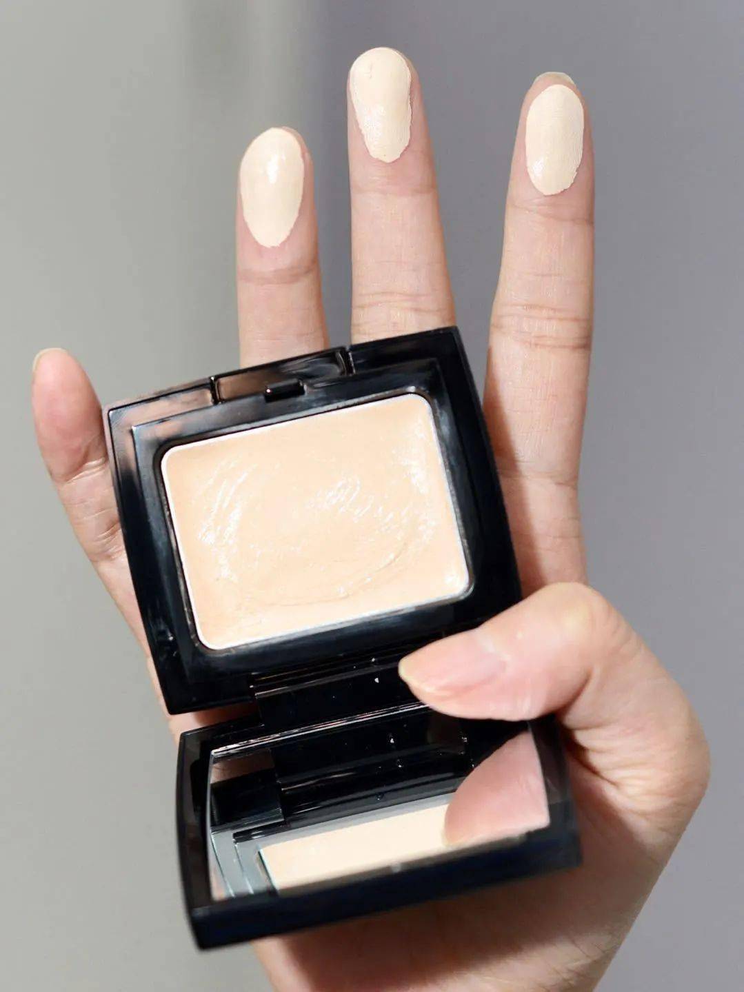 郑瑄茉|BLACKPINK回归造型都是天价？深扒明星化妆师用什么！