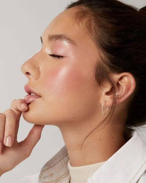 肌肤|水光妆升级版来了,又美又立体的海豚玻璃肌你听过吗?