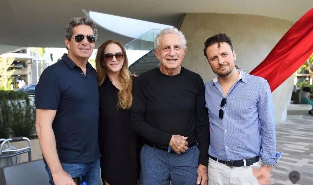 方式|格温妮丝·帕特洛婚内出轨的旧情，牵出乌玛·瑟曼未婚生女的心酸往事