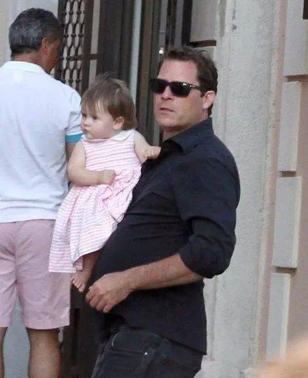 方式|格温妮丝·帕特洛婚内出轨的旧情，牵出乌玛·瑟曼未婚生女的心酸往事