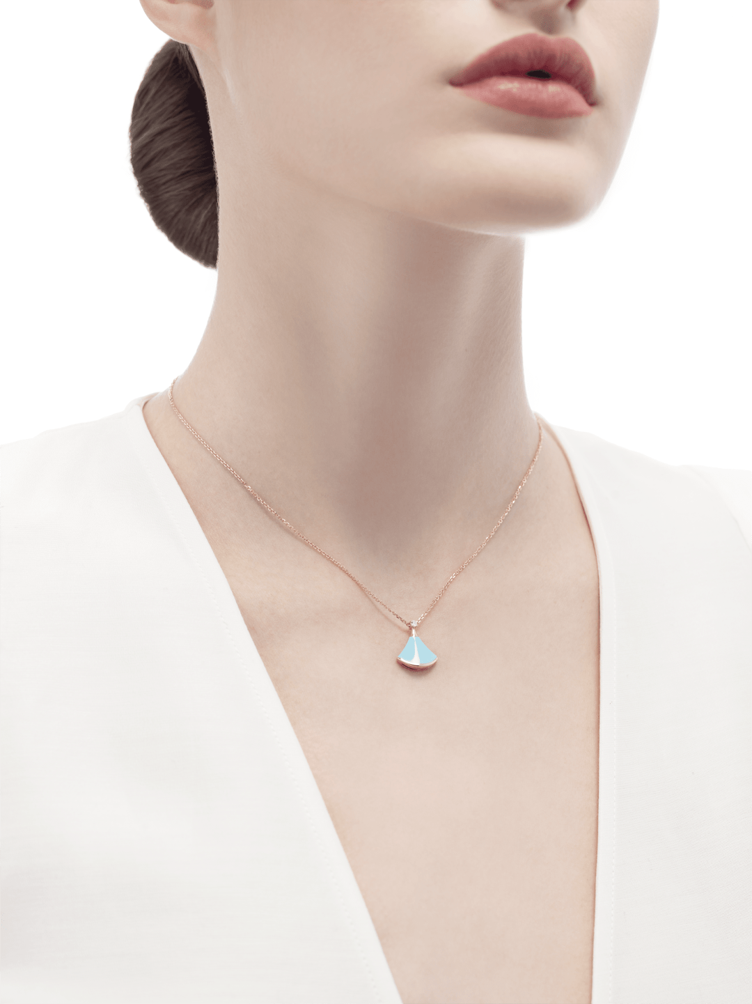 冠冕|RR · TRENDS | 看珠宝界的新晋“网红”如何俘获人心