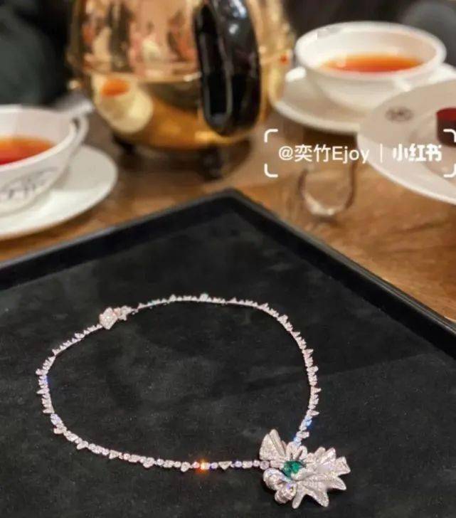 富婆|钻石暴跌，1克拉成白菜价？可为啥这些富婆却越买赚越多……