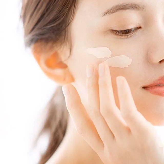 肌肤|水光妆升级版来了,又美又立体的海豚玻璃肌你听过吗?