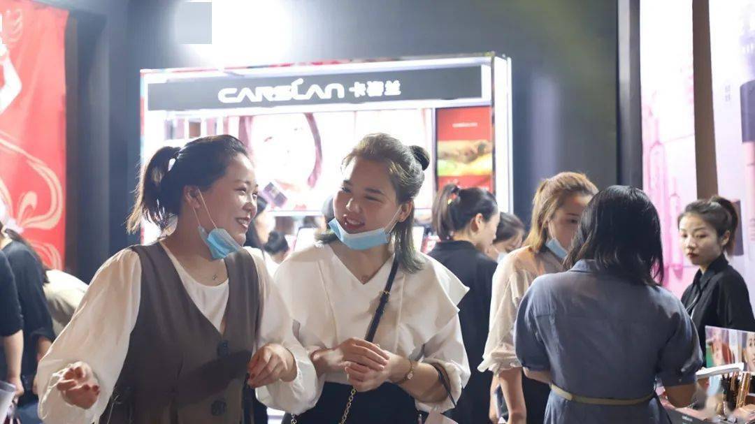 线下|乘风破浪·星曜前行,卡姿兰领跑线下实体彩妆会议圆满结束!