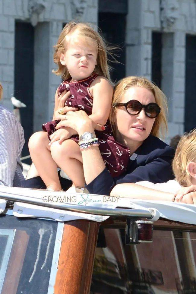 方式|格温妮丝·帕特洛婚内出轨的旧情，牵出乌玛·瑟曼未婚生女的心酸往事