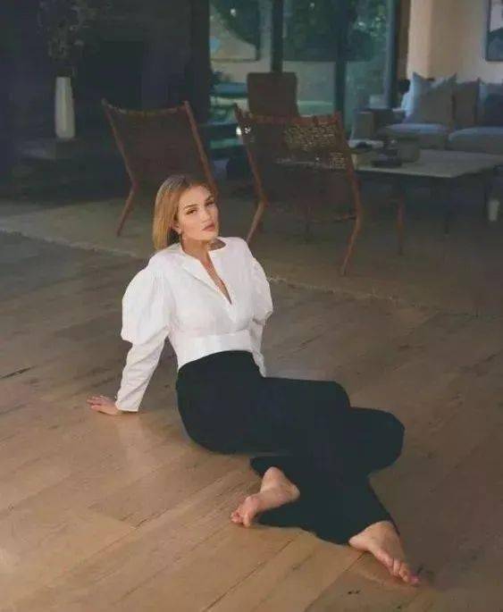 女人|【精进 】服装的品质，决定了女性的品味！