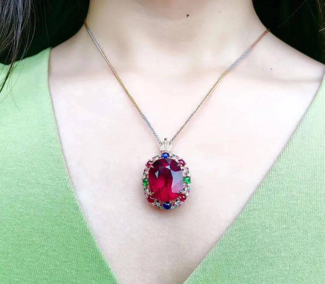 老年人|41岁女子10年时间里和8名老年人结婚 骗走大量珠宝和钱财后悲剧