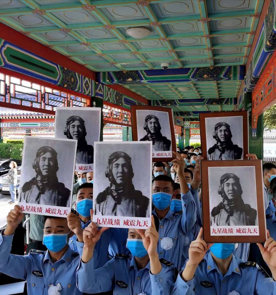 一级战斗英雄、解放军空军原司令员王海上将追