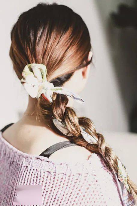 杨采钰|学杨采钰 欧阳娜娜的丝巾百搭法！秒变气质女神…