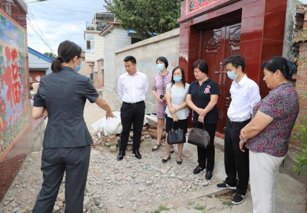 宛飞|叔叔拉水泥堵住侄子家去路 到底什么仇什么怨?