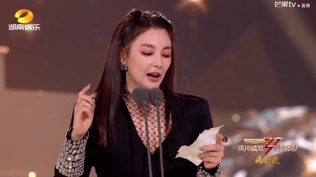 pick|总沦为人群背景板？自带感染力的天赋美人，为什么都pick这种风格？