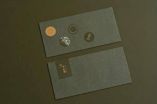 品牌|这个品牌标准字的设计，以花瓣为主轴