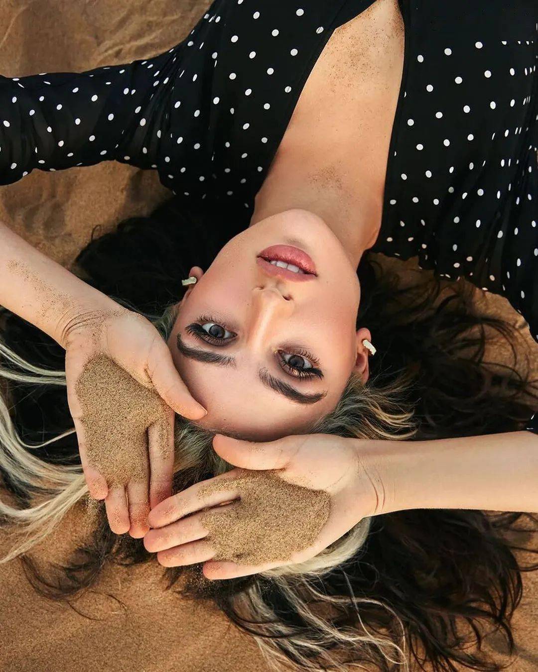 公主|迪士尼抓错了在逃公主？网友：是，真公主正在俄罗斯当女王！