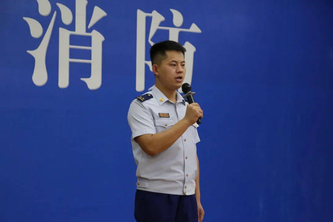 周珊《青春无悔,永远做最可爱的人》三等奖复兴大队 陈鹏《奋斗吧!