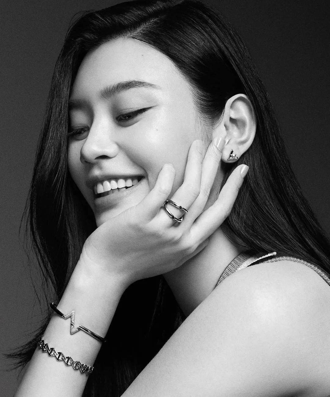 国模|女神归来,奚梦瑶拍摄LOUIS VUITTON的广告!