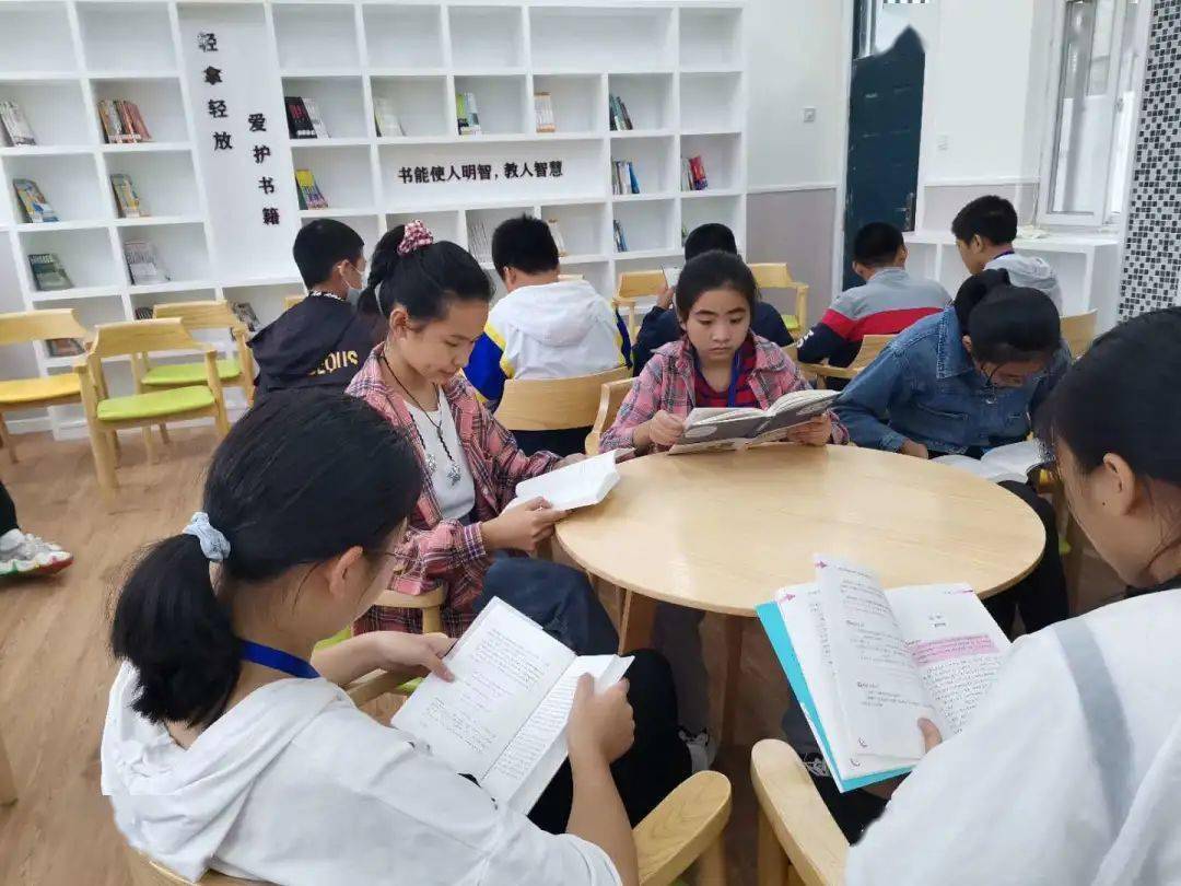 12所学校有了伯鸿校园书屋,有你的学校吗?_桐乡