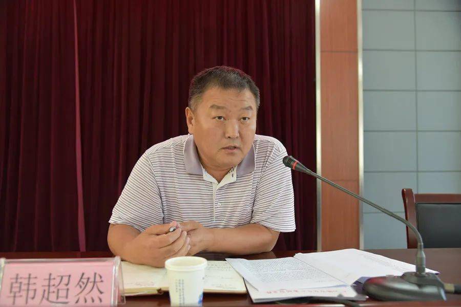农业综合服务中心主任卢煜对上半年的环保工作及存在的问题进行梳理