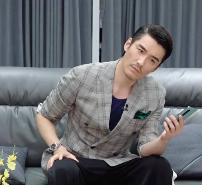 生活|胡兵挑战24小时不间断直播 坦言曾萌生“退圈”之意