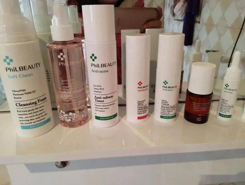 张天|长期闭口、粉刺、痘痘满脸的人，微镜头下毛孔竟然是这样的！赶紧get林允、张天爱的0毛孔秘籍吧！