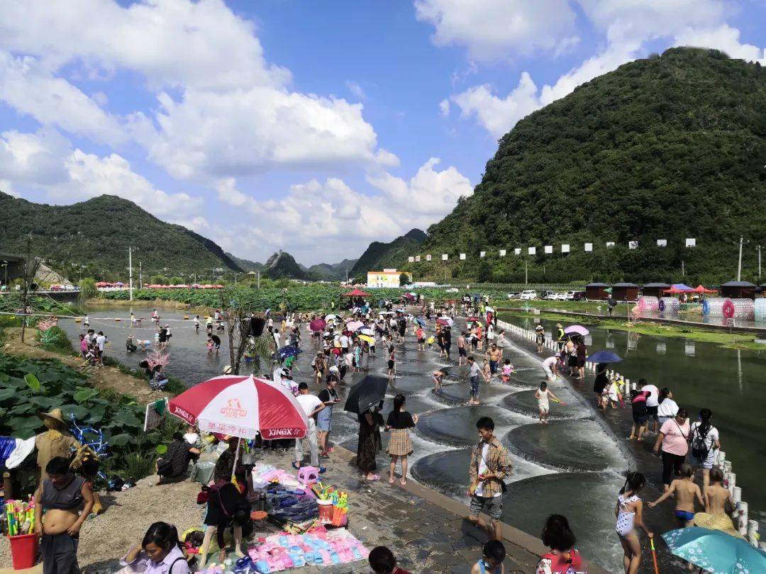 安顺一地上榜!贵州发布十大网红旅游打卡点,十大民族民间特色美食.