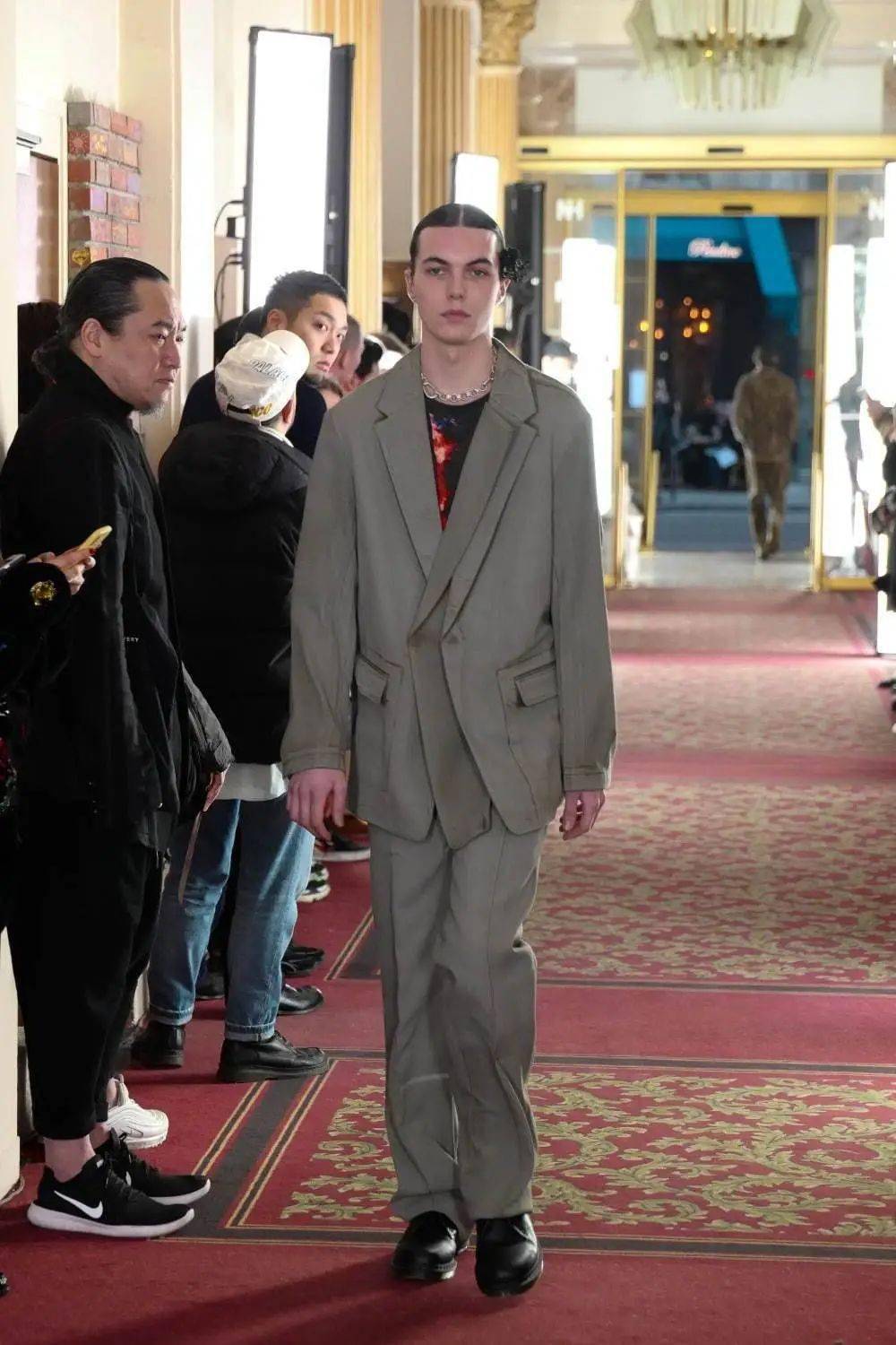 日本|承袭于三宅一生的精致街头雅痞，这个小众日本品牌有点东西