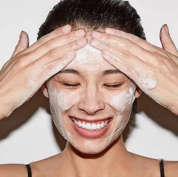 成分|护肤做了这么久却不见效？原来都是面部清洁搞得鬼