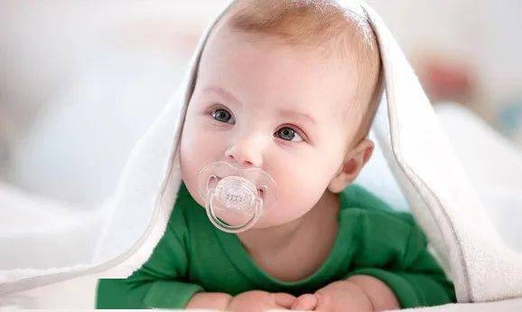 宝宝|如何让宝宝拥有完美头形？头睡偏了如何纠正？