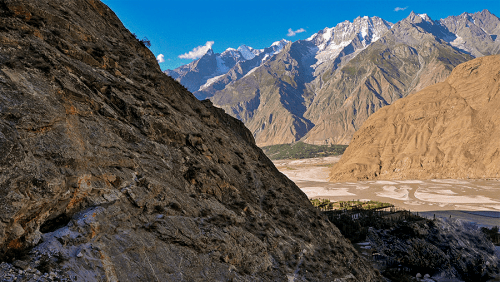 双胞胎|刘嘉玲、那英撞脸，堪比双胞胎？珠宝圈尴尬的碰瓷现场，你更分不清...