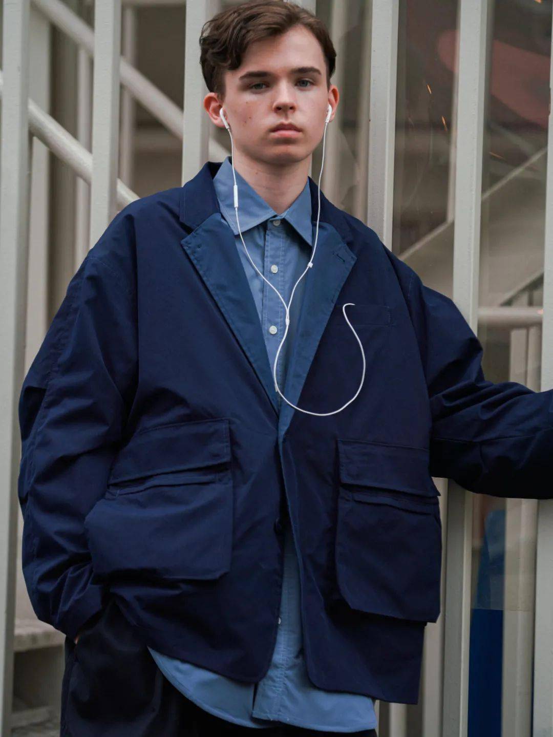 Banksy|潮事 | 这双写着汉字的 Nike ，我真的爱了