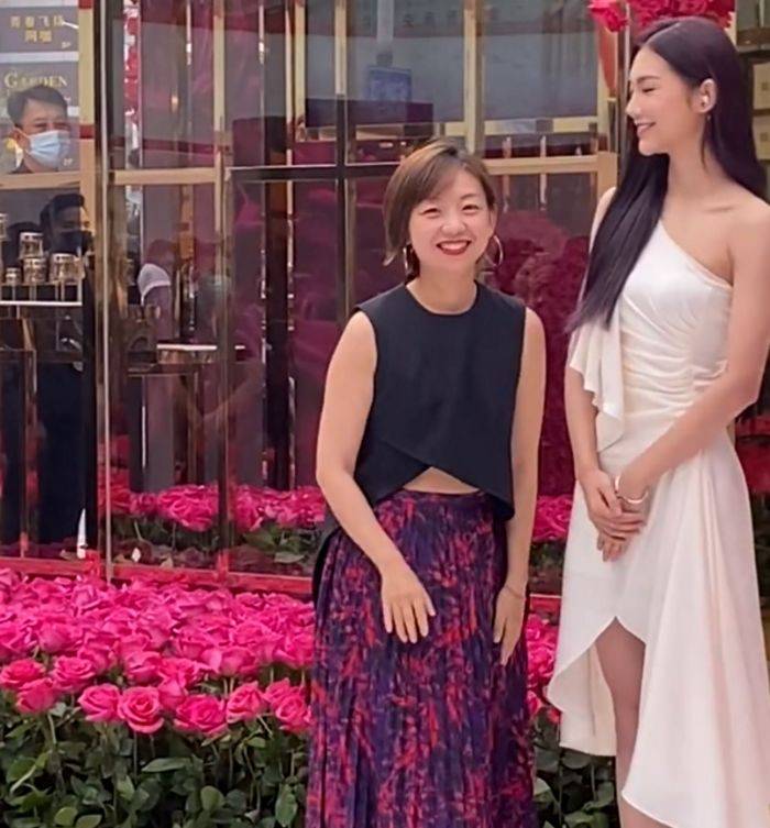 活动|曾可妮出席活动现场,无精修的颜值能打,不过引人注目的是身材!