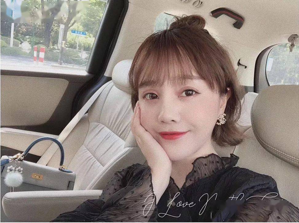 妮娜·泰勒|和你一起度过美丽的秋天。