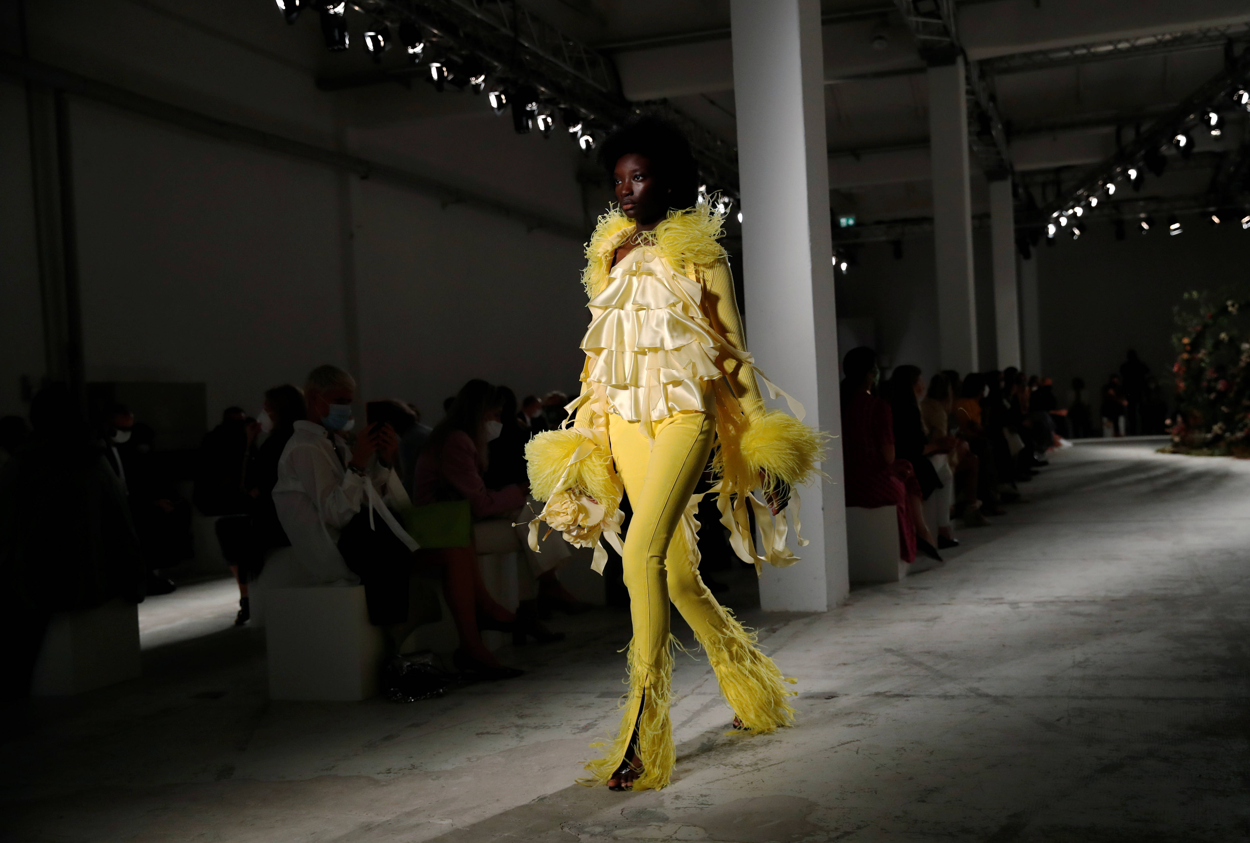 米兰|米兰时装周——Blumarine品牌时装秀