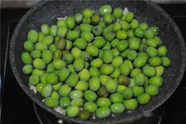 莲蓬|简单一炒比薯片还香！秋天抓紧吃！70、80后农村娃最爱的零食