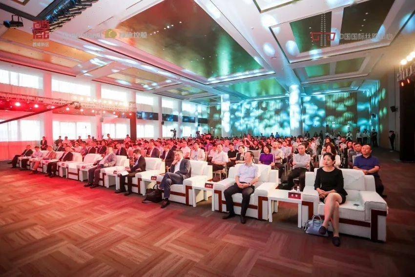 西安经济总量突破了8000_西安财经学院经济学院(2)