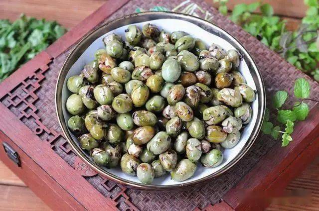 莲蓬|简单一炒比薯片还香!秋天抓紧吃!70、80后农村娃最爱的零食