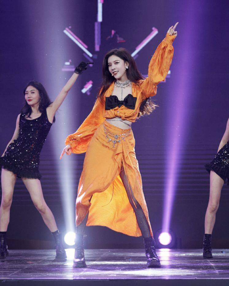 口罩|宋妍霏也太美了，钻石口罩尽显魅力，难怪张一山也曾那么痴迷！