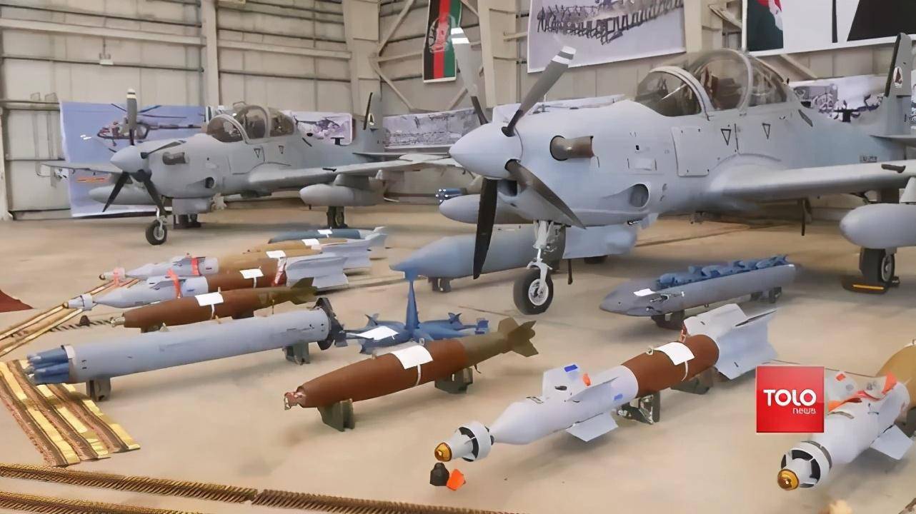 外观显得过时,阿富汗获四架超级"巨嘴鸟"攻击机_涡桨