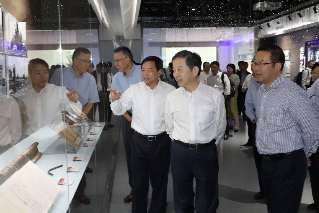 中信泰富董事长_中信泰富董事长曾晨(2)